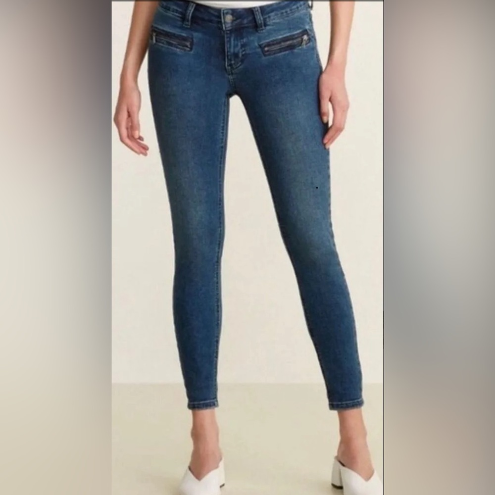 WE THE FREE SKINNY LOW-RISE JEANS